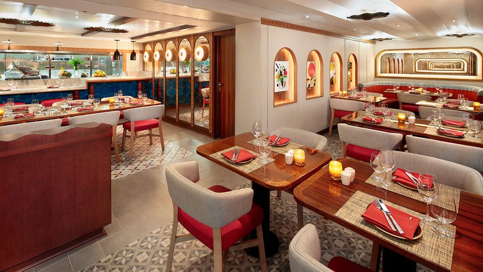Treat your tastebuds to mouth-watering Spanish flavours at Cuadro 44 on Star Breeze.