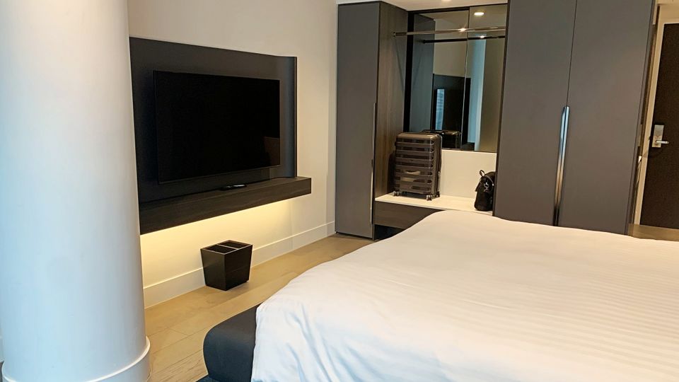 To the left is a pillar which unfortunately used significant space in the room.