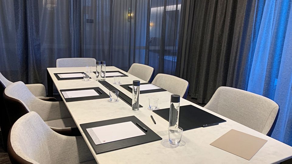 An adjacent boardroom can be booked for free by M Club guests for two hours on request.