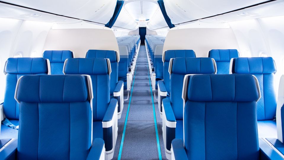 Malaysia Airlines' Boeing 737 MAX 8 business class cabin.
