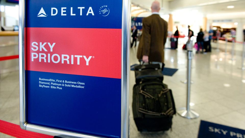 Get the priority treatment at airports around the world with Delta and SkyTeam.