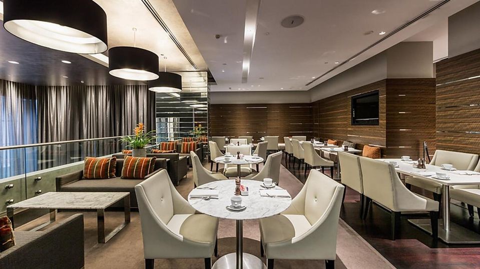 The Mezzanine Restaurant serves a buffet and a la carte breakfast daily.