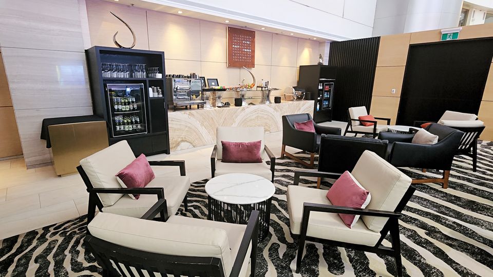 The Executive Lounge features plenty of seating and an excellent assortment of snacks and drinks.