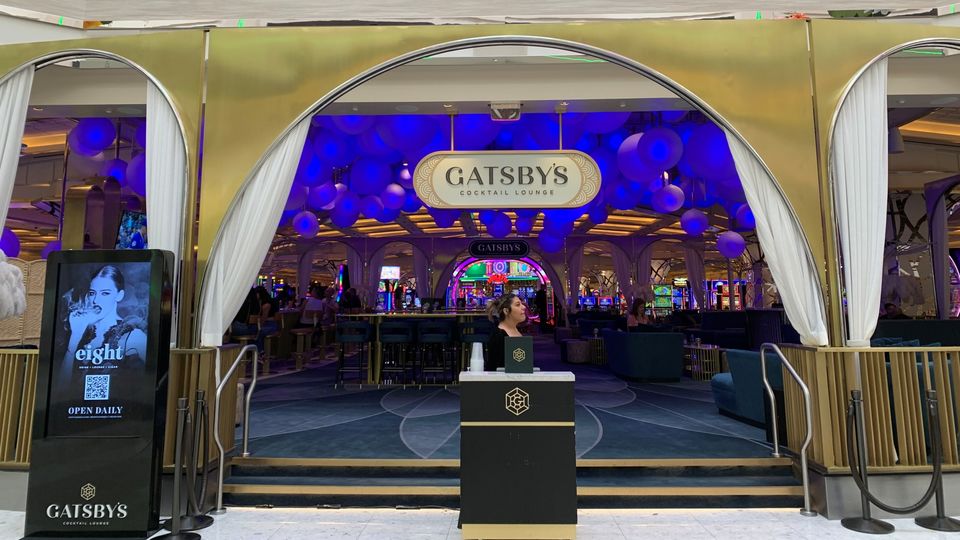 Start your evening at Gatsby's Lounge where you can enjoy a menu of classic cocktails.