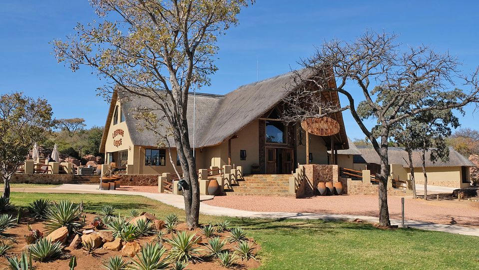The main house at Leopard Lodge, home to the restaurant, bar and swimming pool.