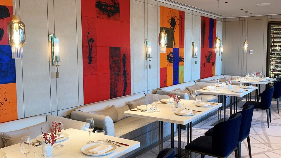 The 80-seat T'ang Court features striking abstract artworks by Australian-Chinese artist, Lindi Li.