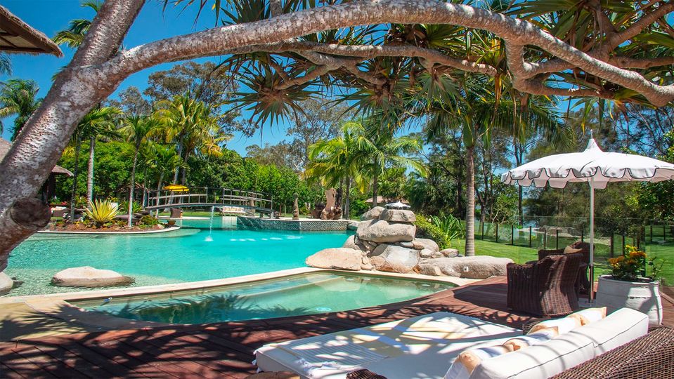 Settle in for the afternoon alternating between the pool, spa or a shady day bed.