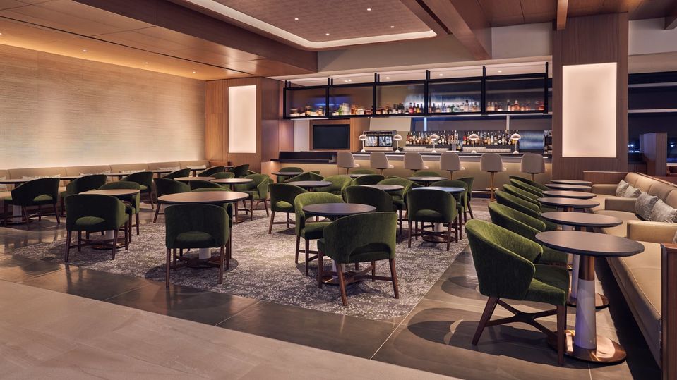New York JFK T8's new Soho lounge for Oneworld Emerald frequent flyers.