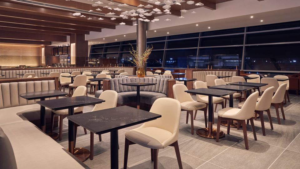 New York JFK T8's new Soho lounge for Oneworld Emerald frequent flyers.