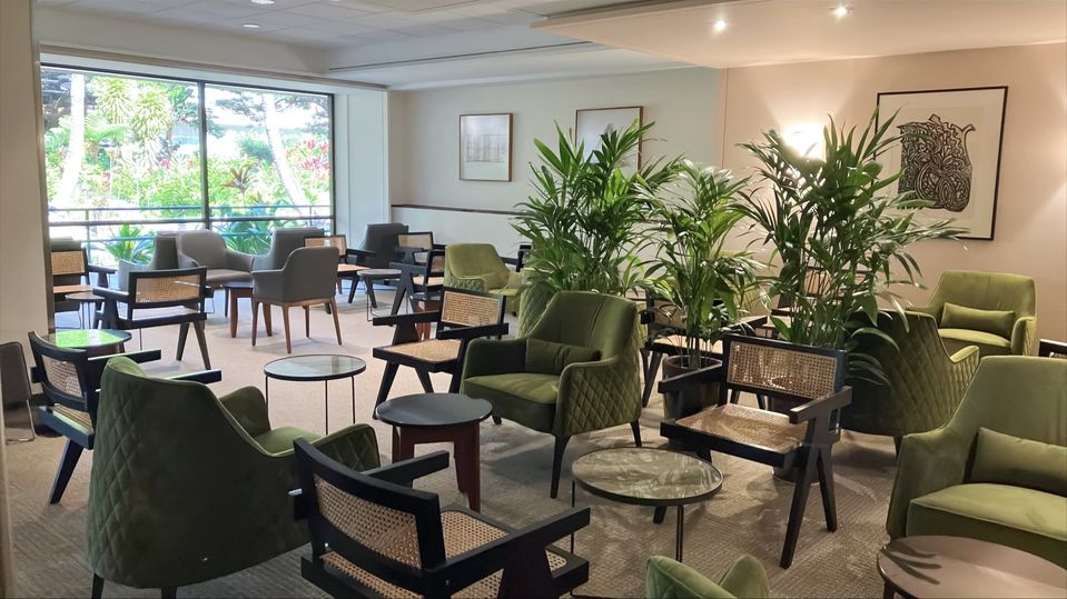 The new-look Qantas Honolulu lounge.