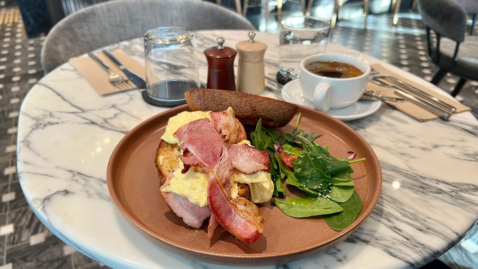 A la carte breakfast is served daily from 6:30am.