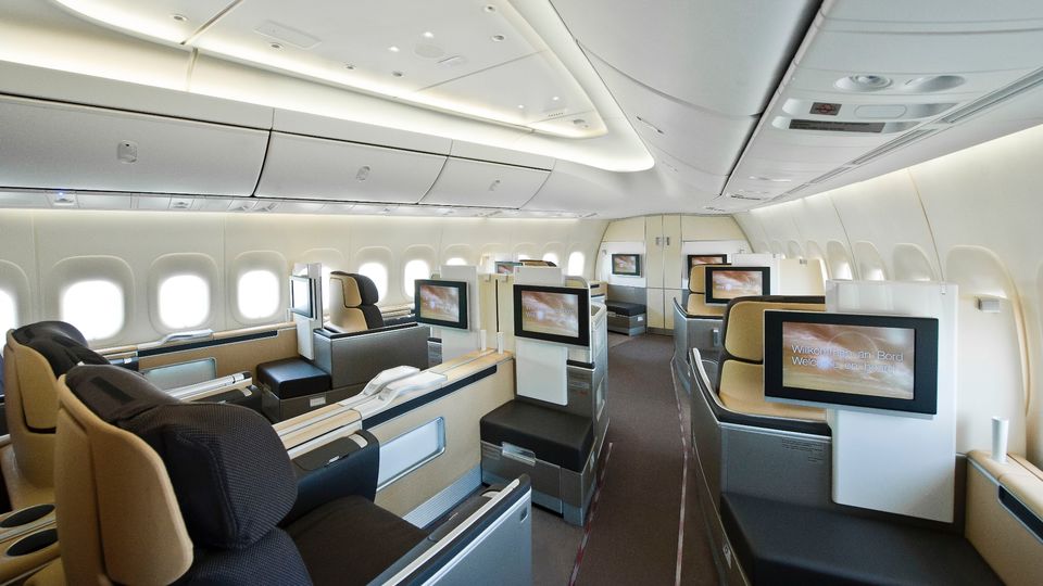 波音 747-8 的锥形头等舱为 Lufthansa Allegris 带来了头等舱设计挑战。