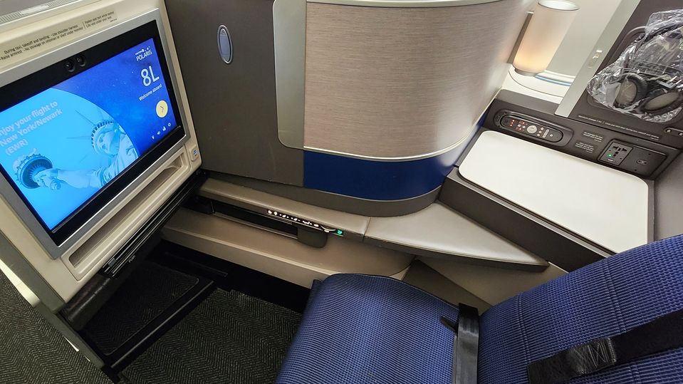 united airlines 777 seat map international