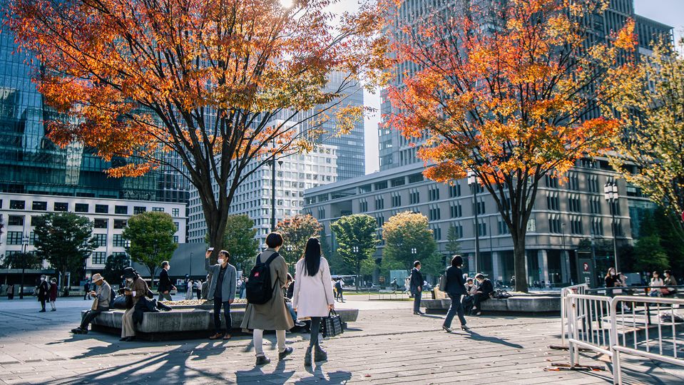 People watchers will love strolling through the plaza, just outside the hotel.