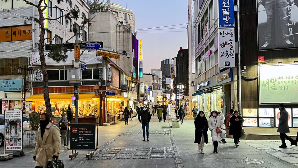 Insadong is popular with both locals and tourists.