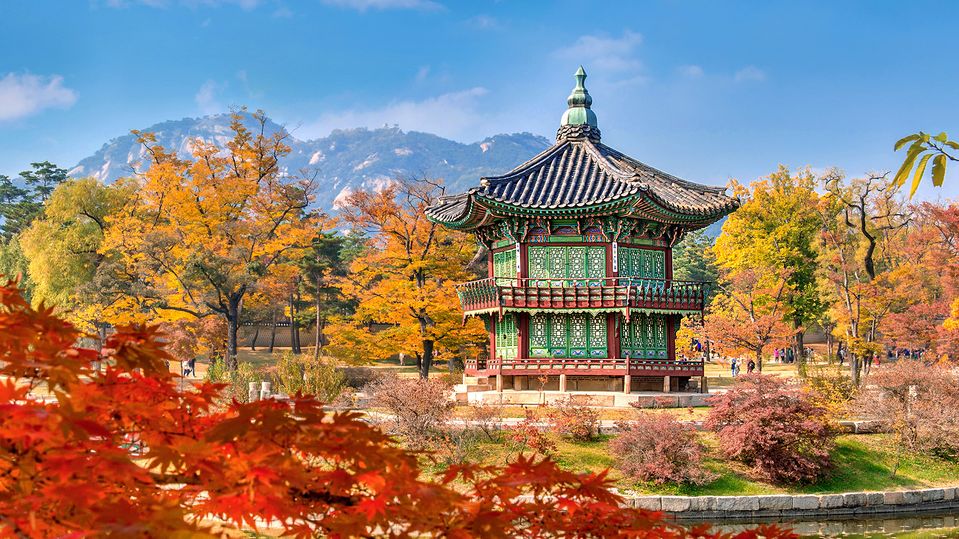 Changdeokgung served as the primary royal residence from the 1600-1800s.