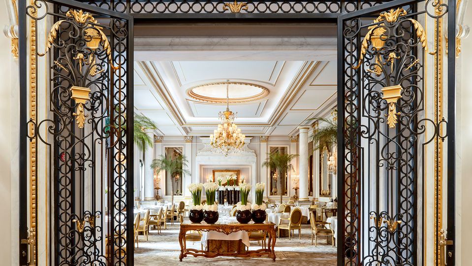 Le Cinq pairs French fare with an exceptional rare wine list.