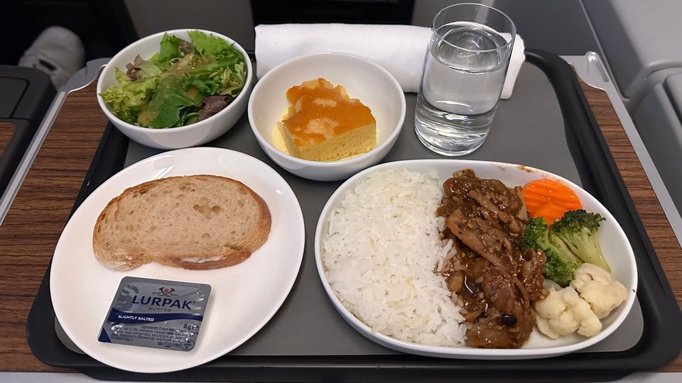 Qantas A380 premium economy meals.