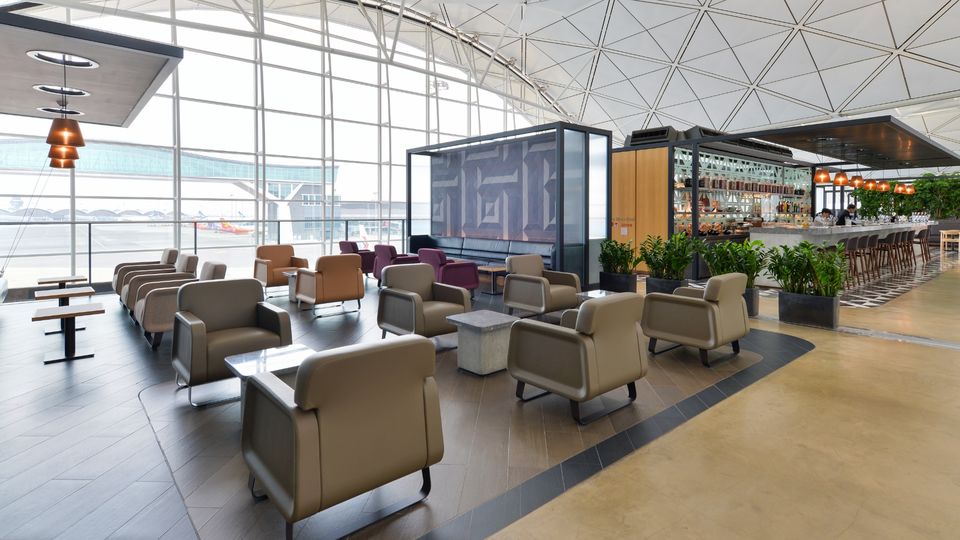 Qantas Hong Kong Lounge.