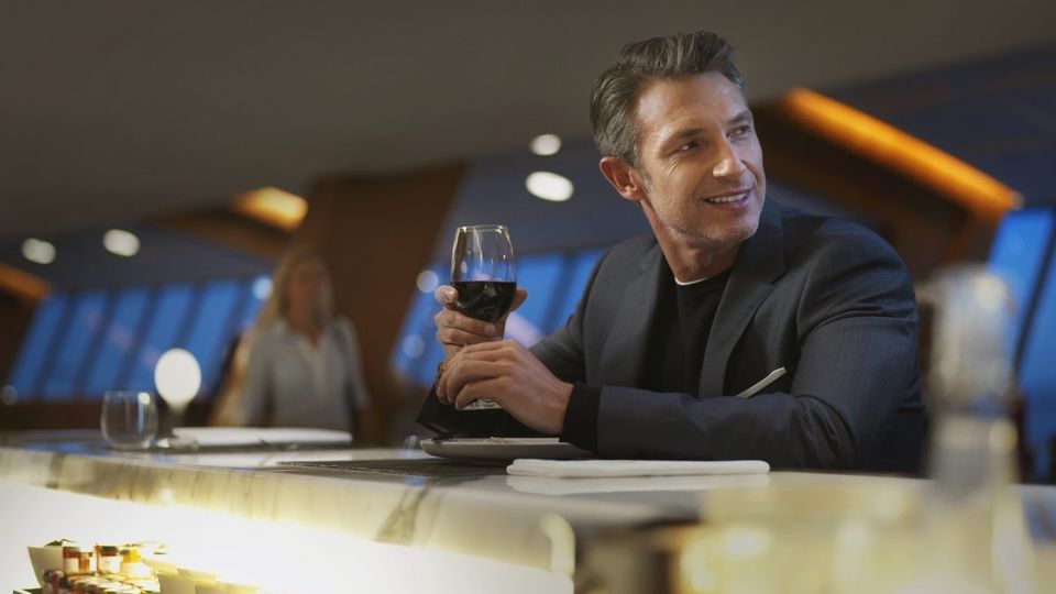 A new Qantas First Lounge menu also means new wines and cocktails.
