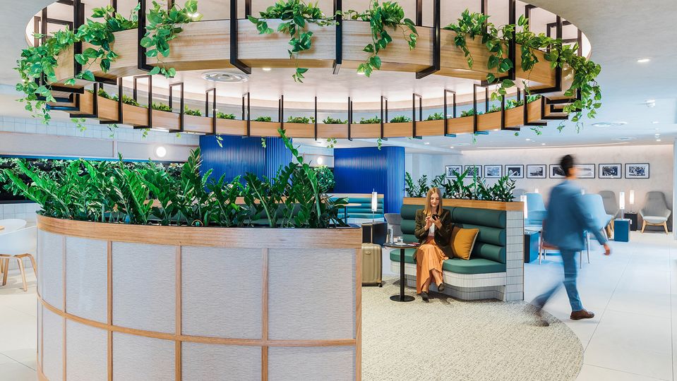 The Sydney lounge welcomes SkyTeam Elite Plus, first and business class passengers.