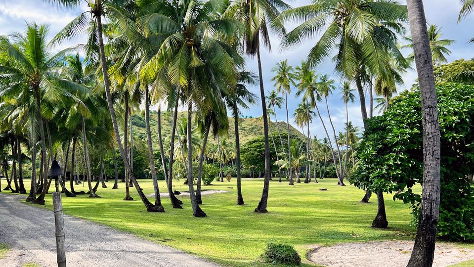 Vomo boasts a gym, tennis court, spa and nine-hole pitch and putt golf course.