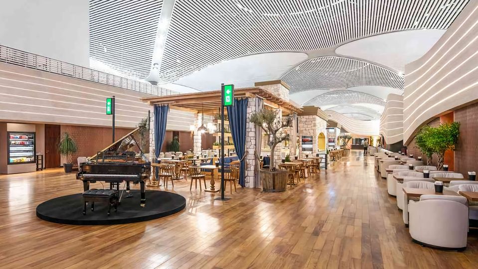 Turkish Airlines' Istanbul hub boasts an impressive lounge just for Elite-grade frequent flyers.