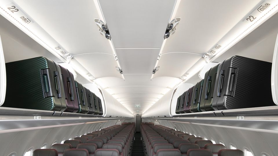 Compartimentos de equipaje de gran tamaño en el Cathay Pacific A321neo.