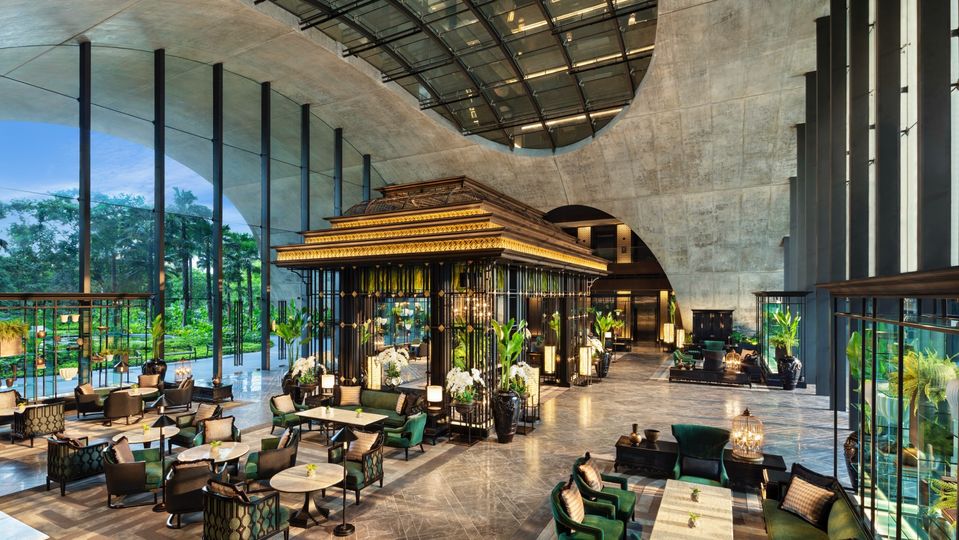 The exquisite lobby at Sindhorn Kempinski Bangkok.
