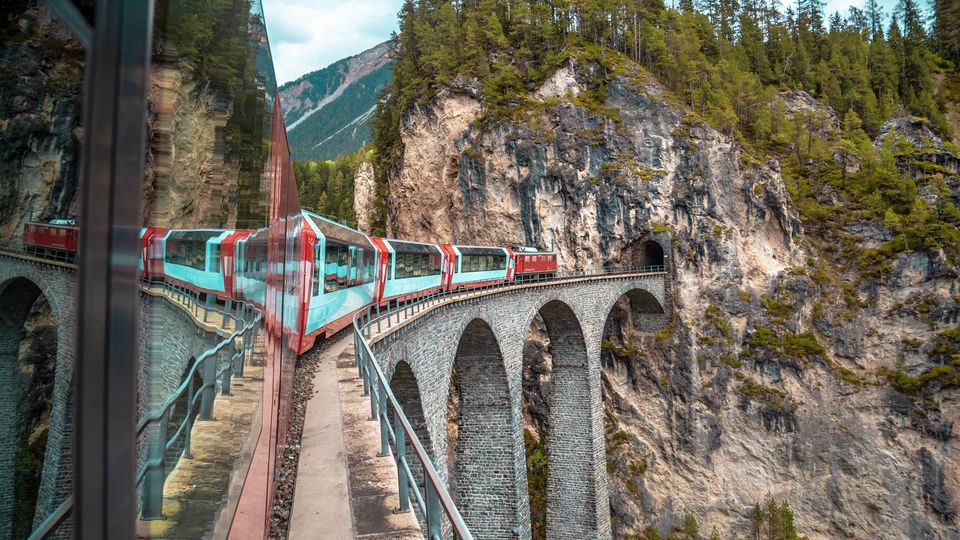 The route takes you through the three cantons of Valais, Uri and Graubünden.. Marta Scalabrini