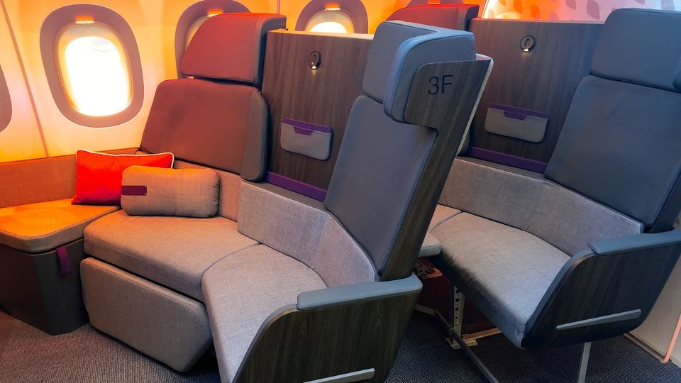 Airbus' A321LR business class 'Settee Corner' concept.