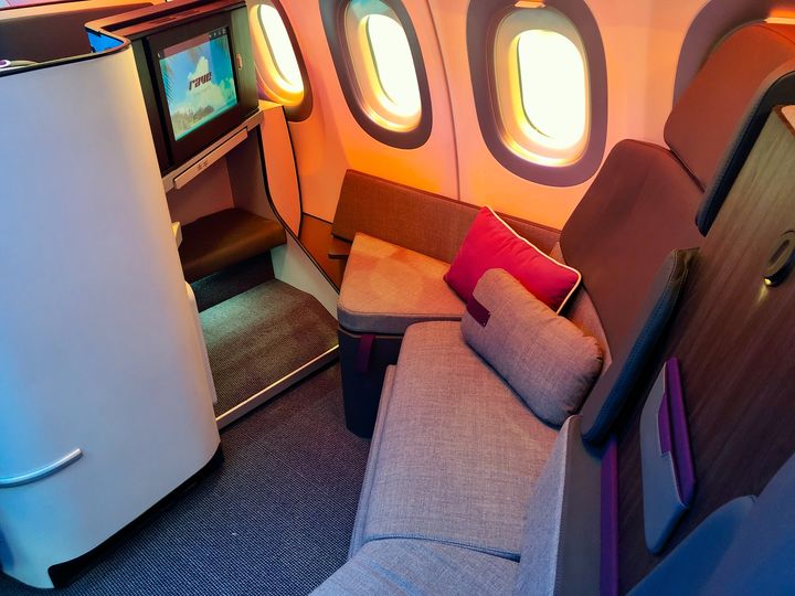 Airbus' A321LR business class 'Settee Corner' concept.