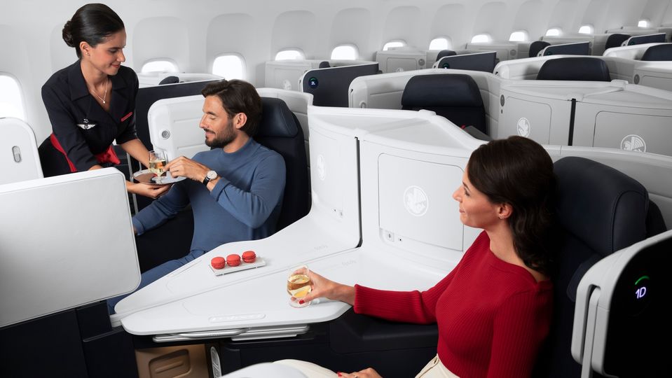 Business class onboard Air France's Boeing 777.