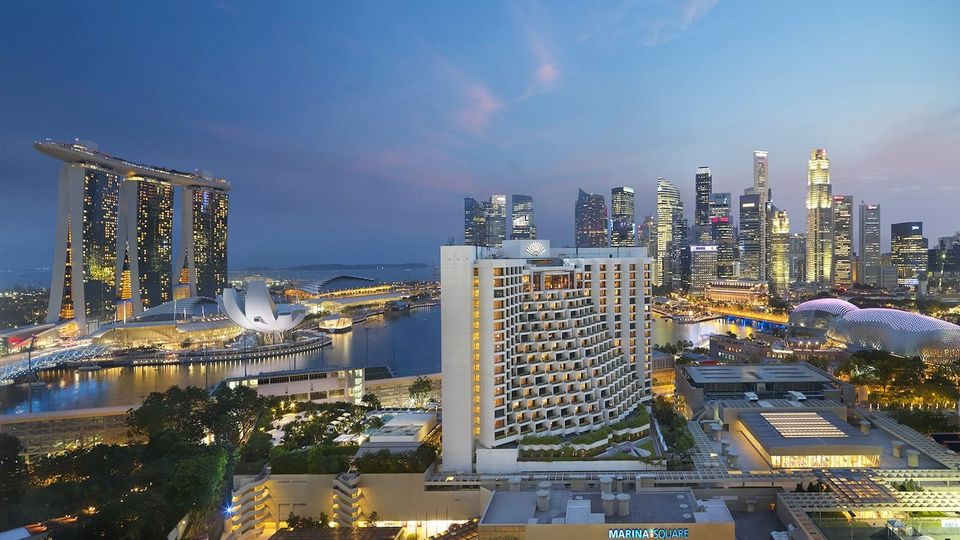The Mandarin Oriental takes pride of place in Singapore's Marina Bay dress circle.