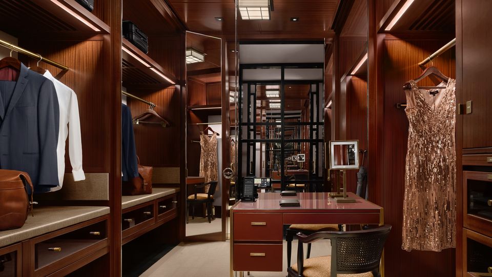 Mahogany-lined dressing rooms will start your days on the right foot.