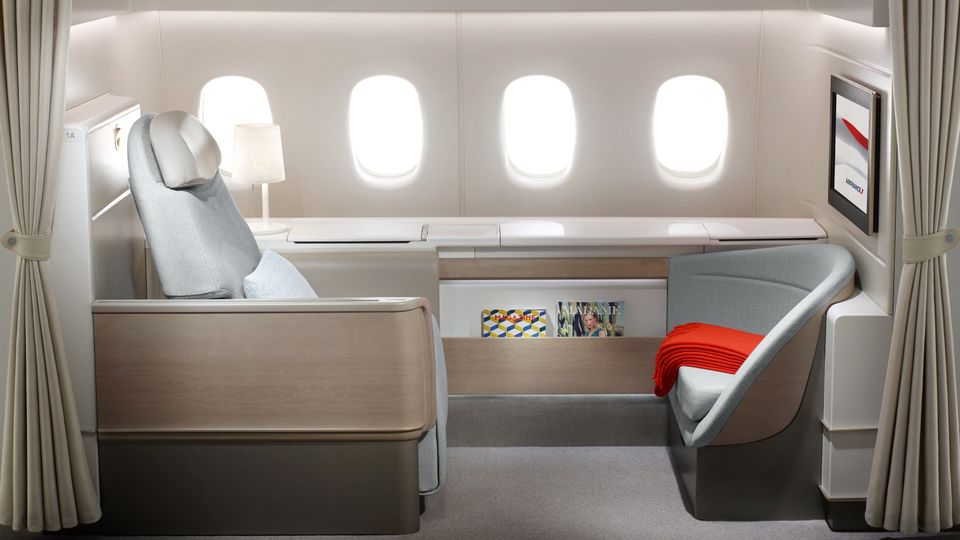 Air France’s current 777 La Premiere first class suite.