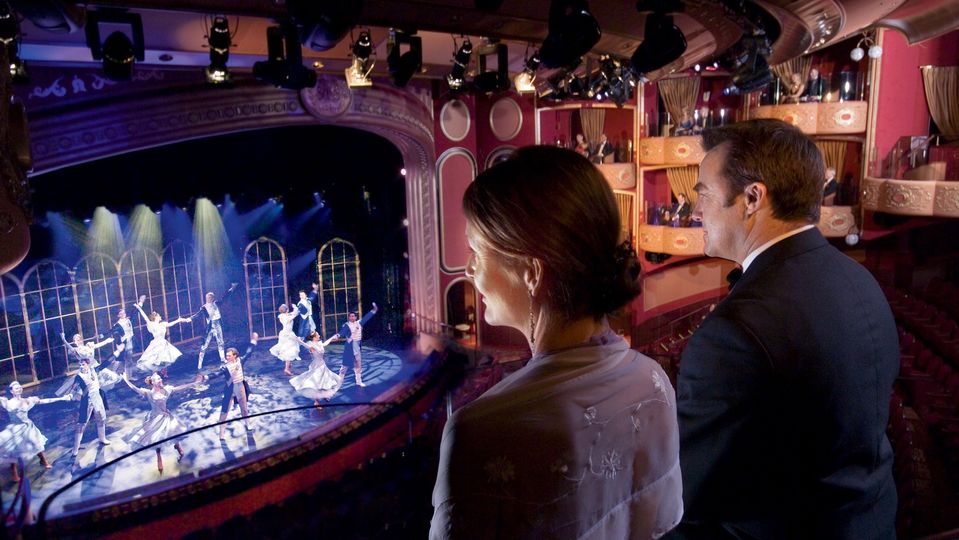 Queen Victoria was the first Cunard ship to debut West End-style theatre boxes. © Cunard