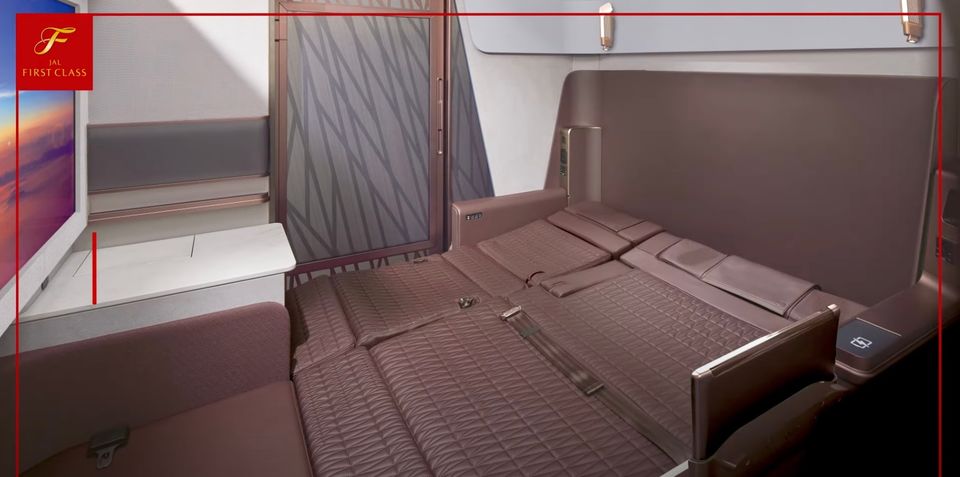 JAL's new A350 first class suite.