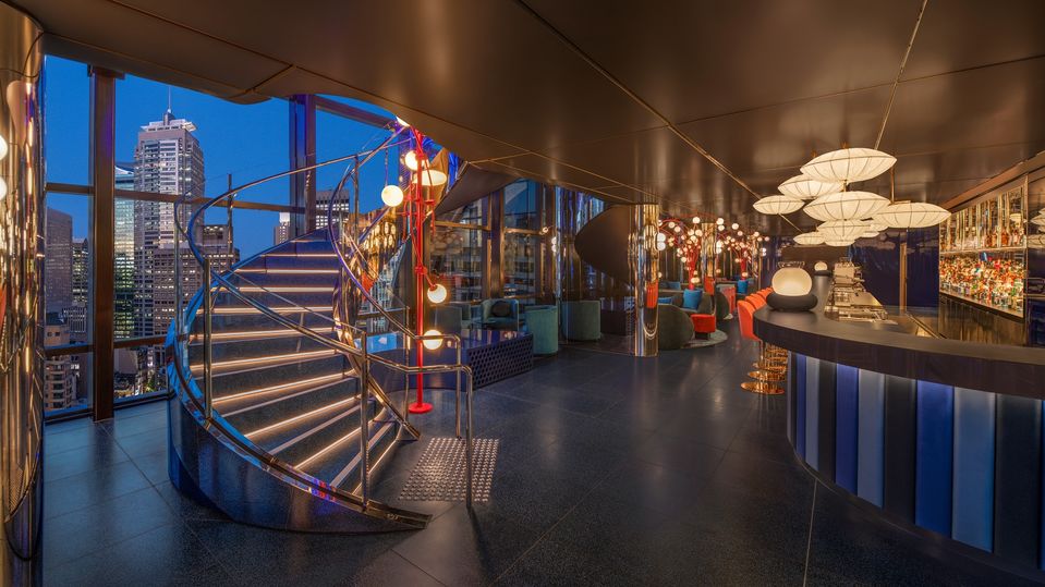 The two level 29/30 bar enjoys uninterrupted harbour views.
