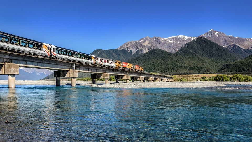 TranzAlpine crossing Waimakariri Bridge.