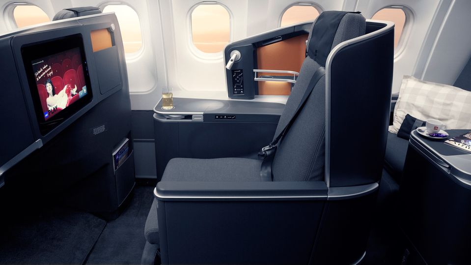SAS' A350 business class comes to Malaysia Airlines.