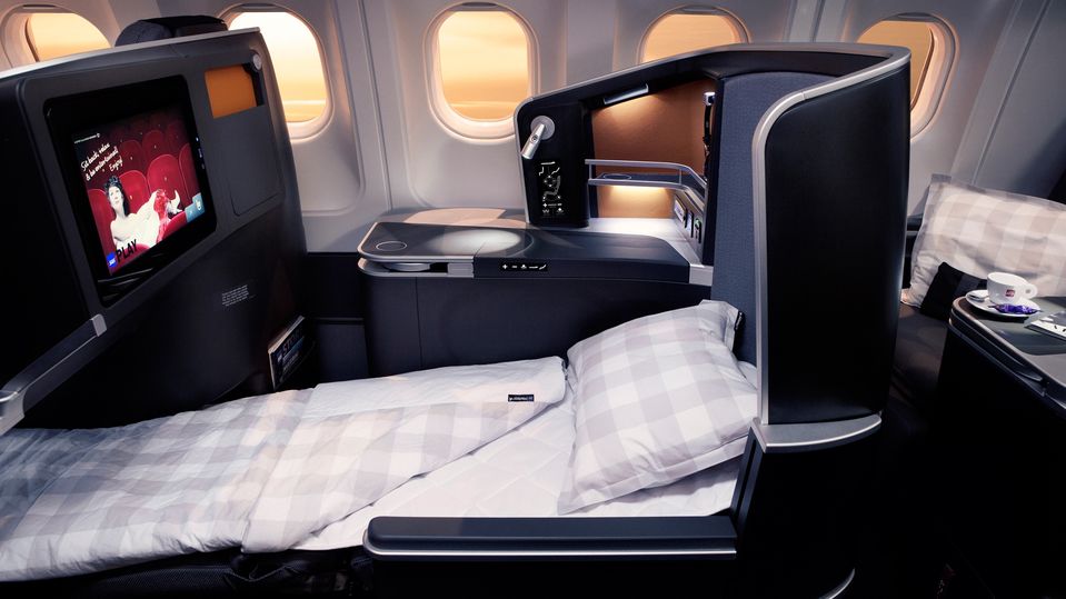 SAS' A350 business class comes to Malaysia Airlines.