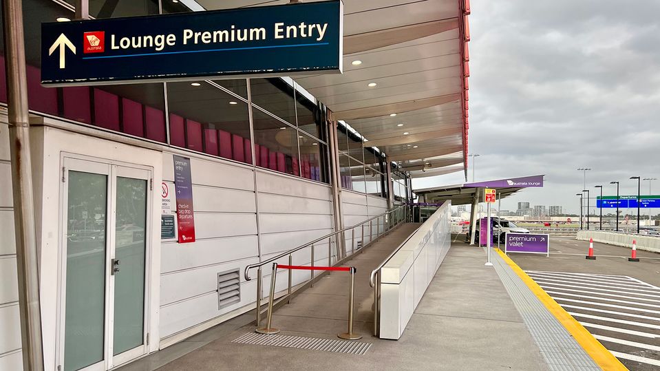 Sydney Premium Entry is just beyond the parking set down area at the far end of Terminal 2.
