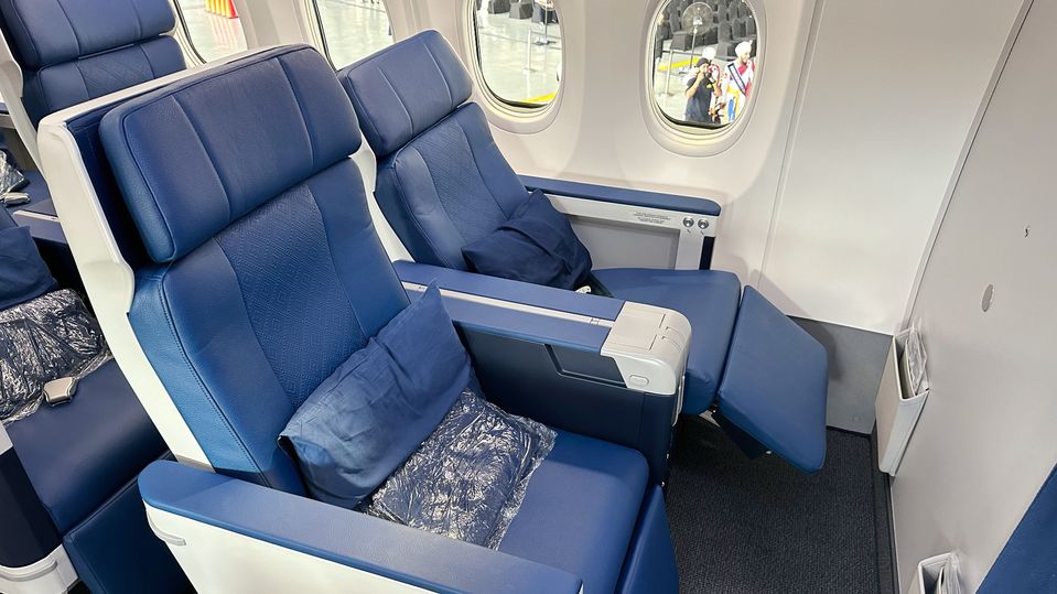 Malaysia Airlines Boeing 737 business class legroom.