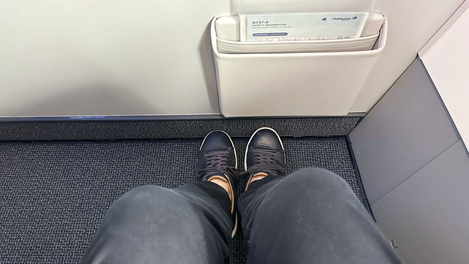 Malaysia Airlines Boeing 737 business class legroom.