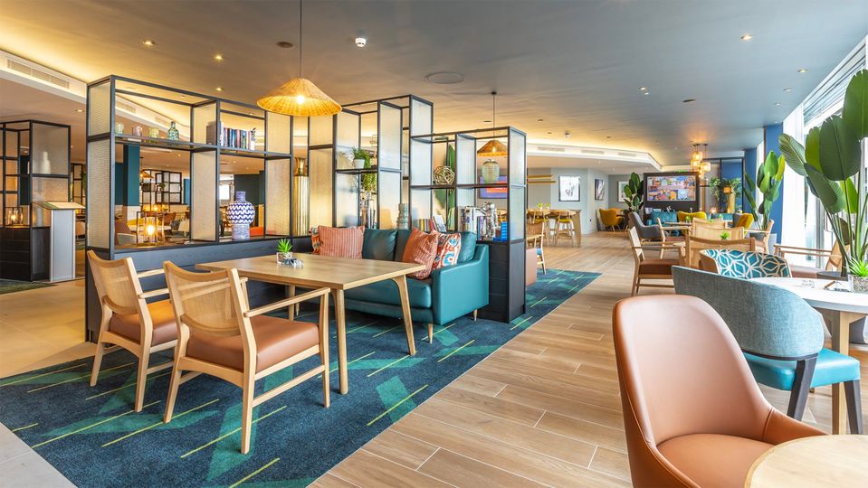 Holiday Inn Oxford is vibrant and playful; a space guests want to spend time in.