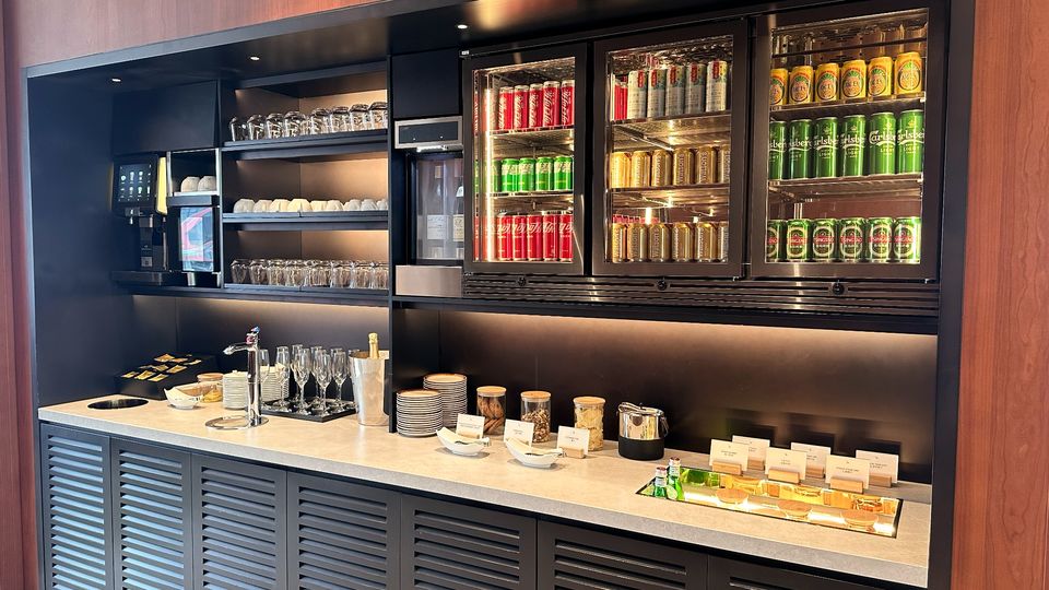 Cathay Pacific's Shekou Lounge.