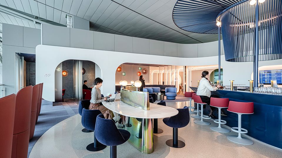 The Oneworld Seoul Lounge is located near Gate 28 in Terminal 1.