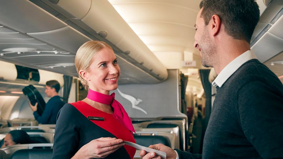 Status credits or Qantas Points? The choice is an important one.