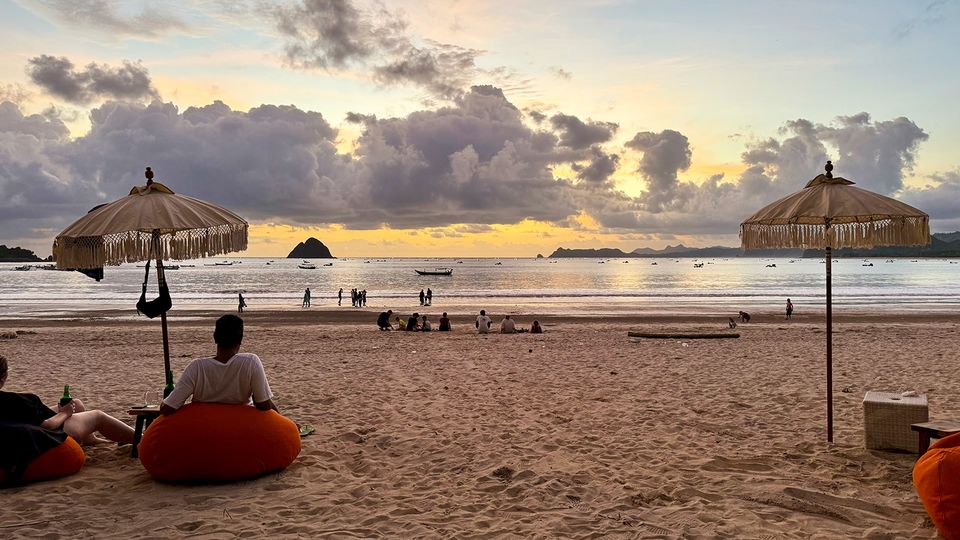 Sunset at Selong Belanak Beach.